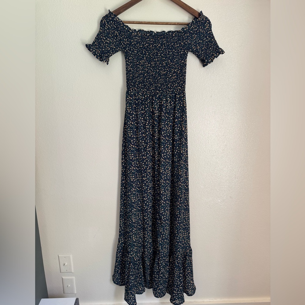 mi Ami Women’s S Navy Floral Off-Shoulder Smocked Maxi Dress - Picture 5 of 8